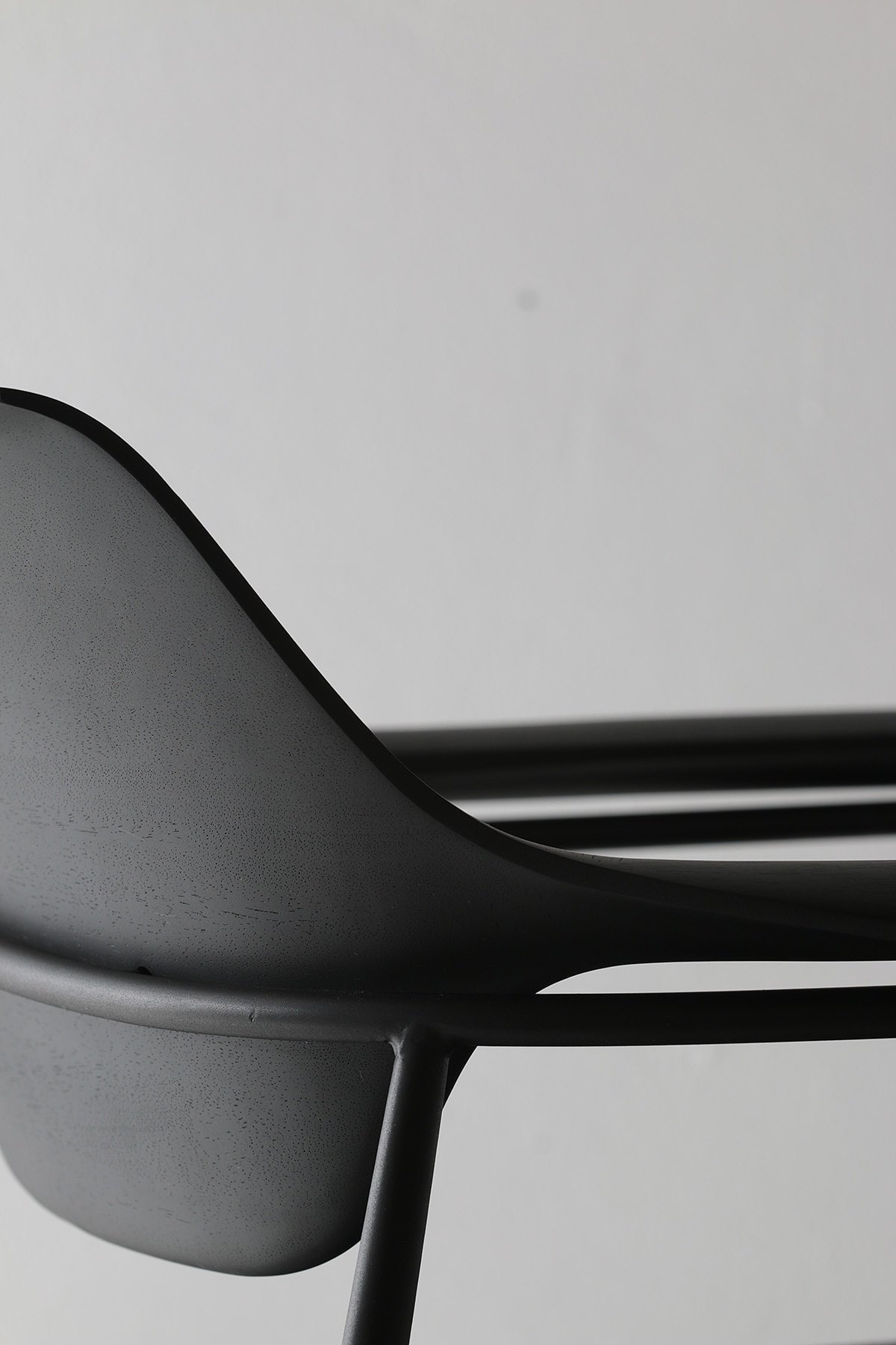 carbon steel，woodiness，Ella armchair，furniture design ，chair，Minimalism，