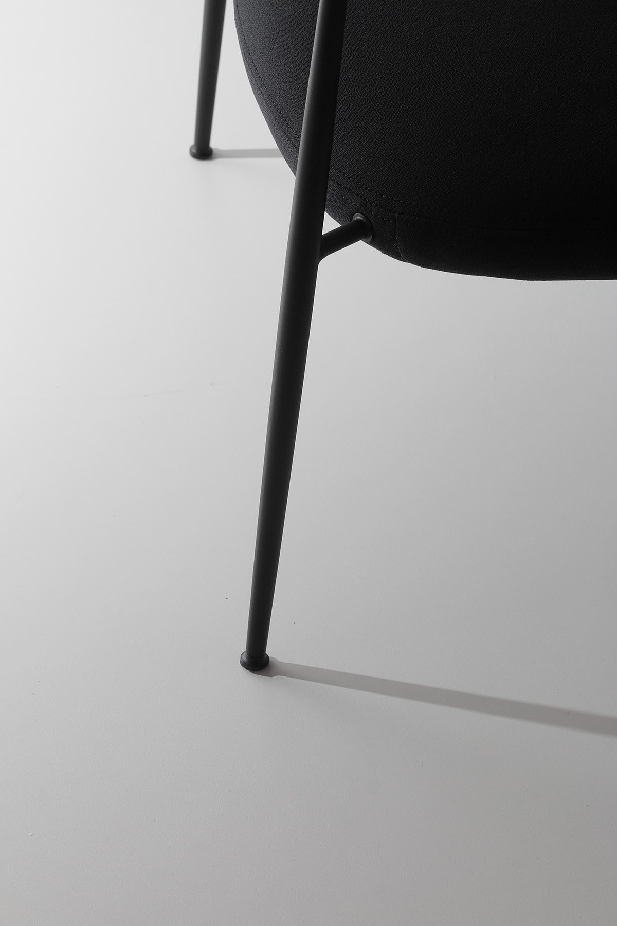 carbon steel，woodiness，Ella armchair，furniture design ，chair，Minimalism，