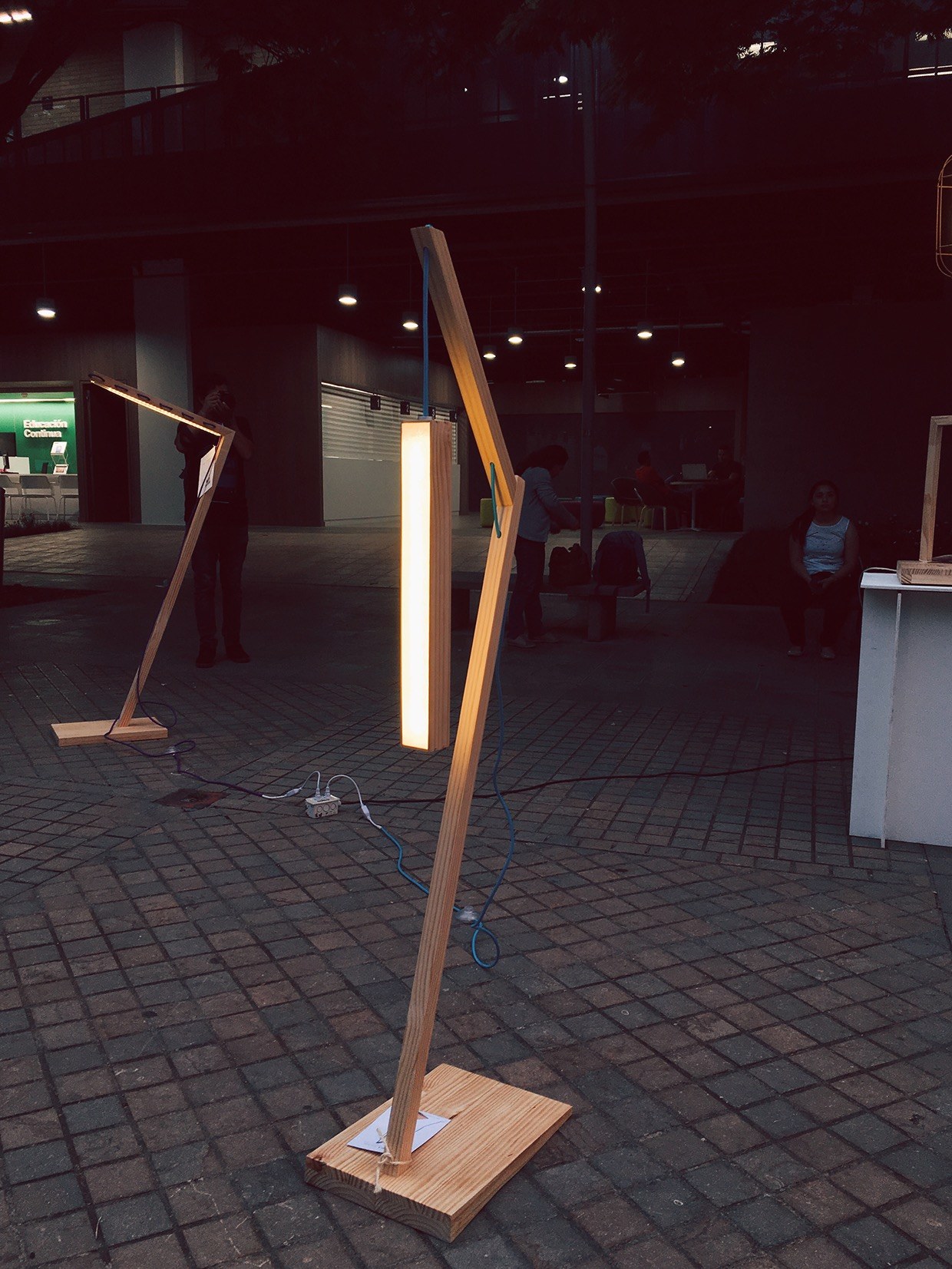 Floor lamp，industrial design，product design，engineering，Wooden lamp，