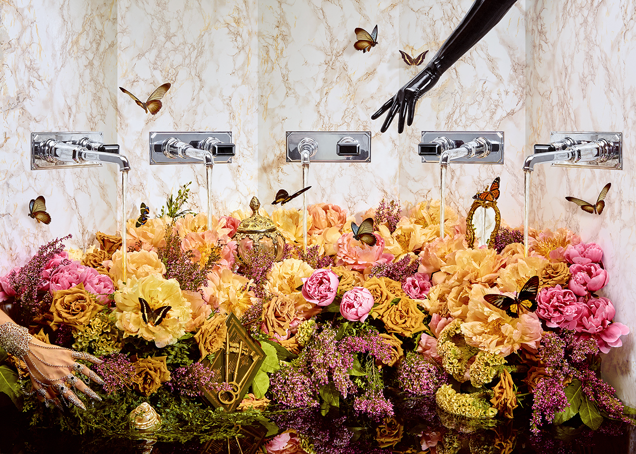 shower，TOILET，Lavatory basin，water tap，luxury，