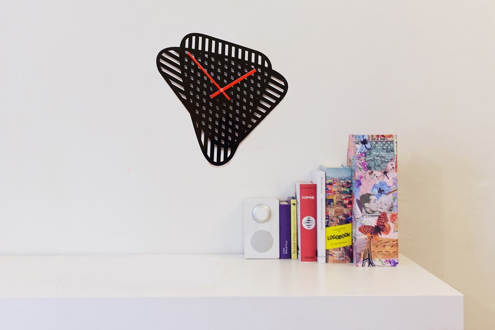 black and white，changeable，rotate，overlap，