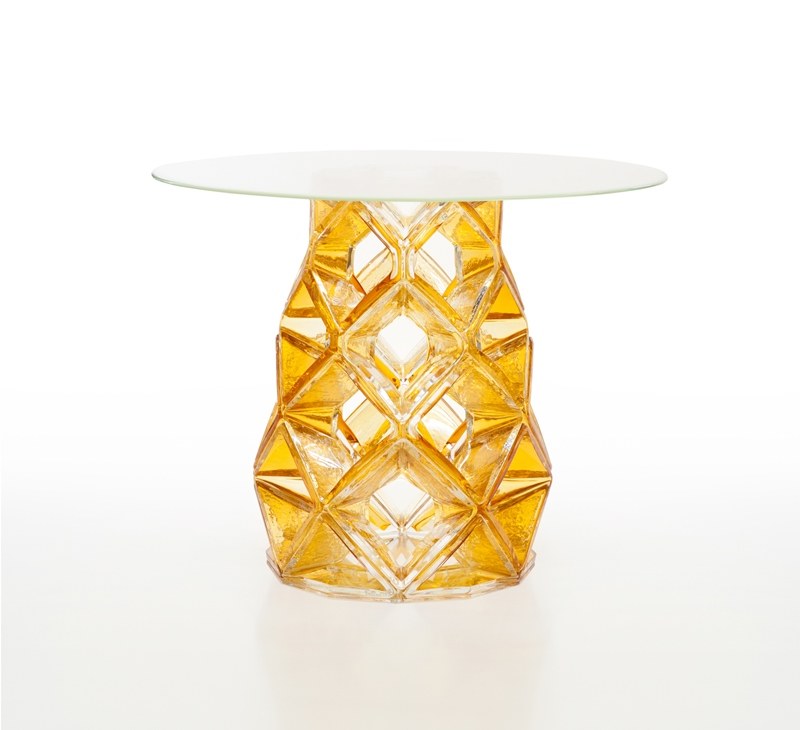 Mike young，chair，lamps and lanterns，