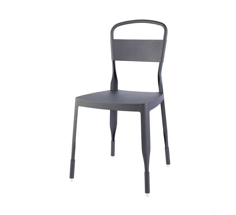 Mike young，chair，lamps and lanterns，