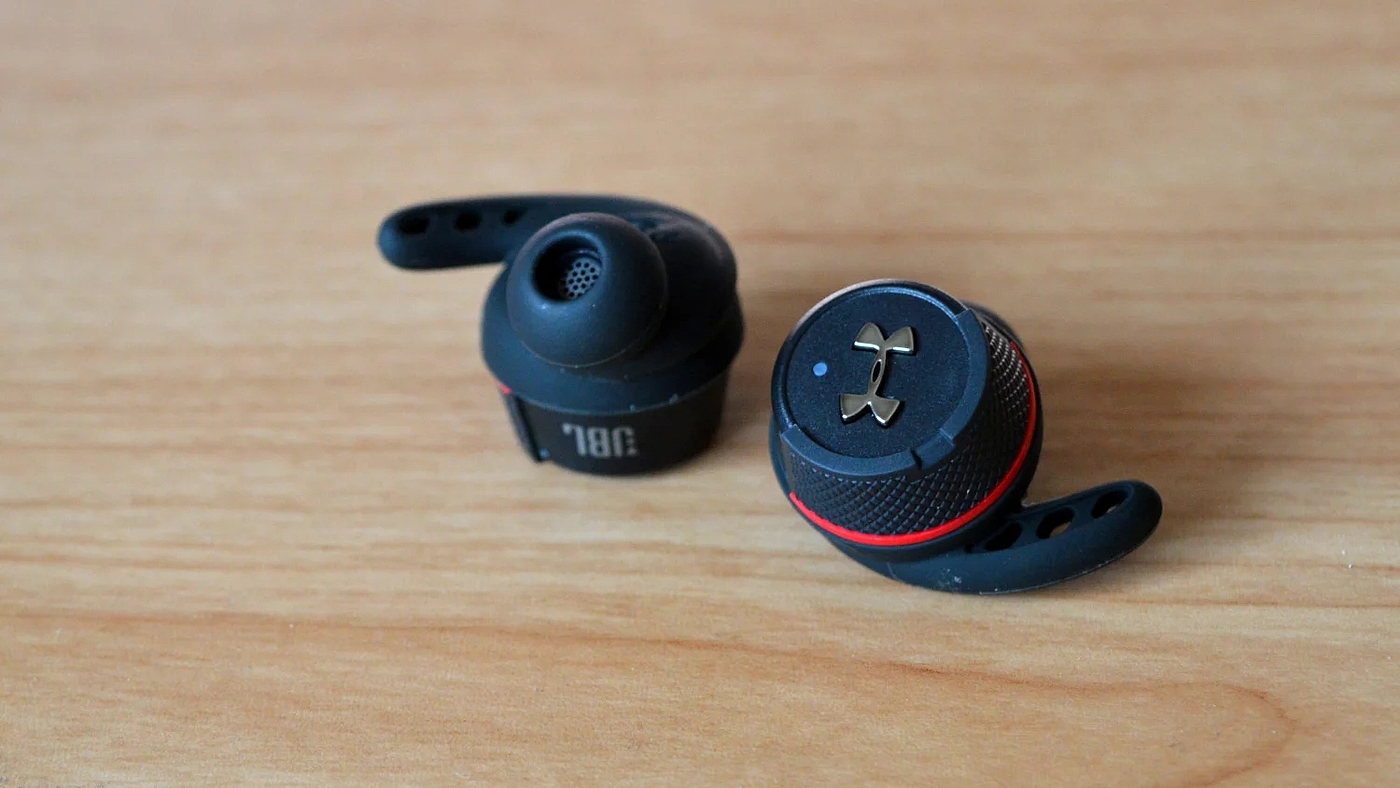 reddot，jbl，Wireless sports headset，2019 red dot product design award，