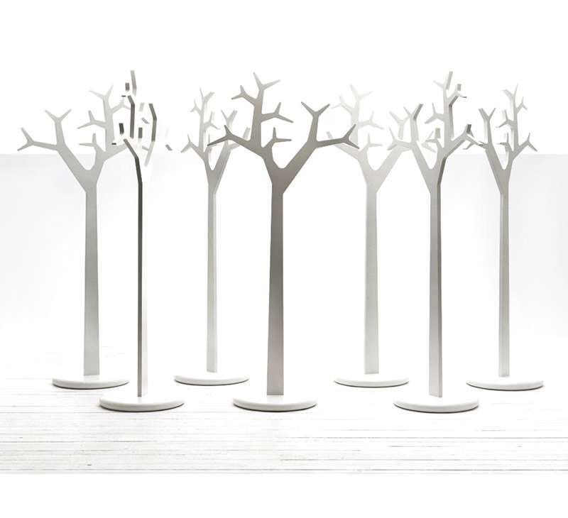 Mike young，chair，lamps and lanterns，