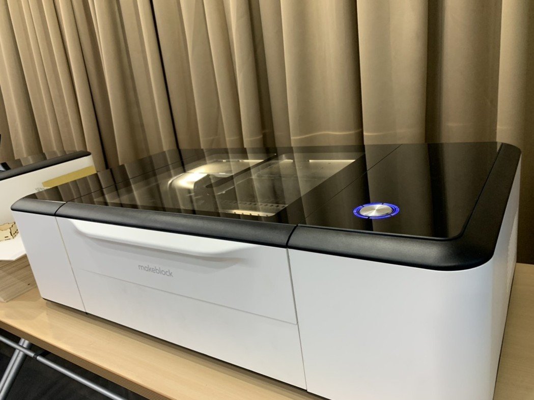 reddot，Laser treasure box，2019 red dot product design award，Laserbox，