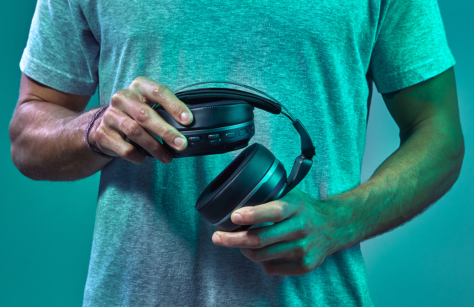 Wireless headset，Custom audio，High comfort，Game headset，