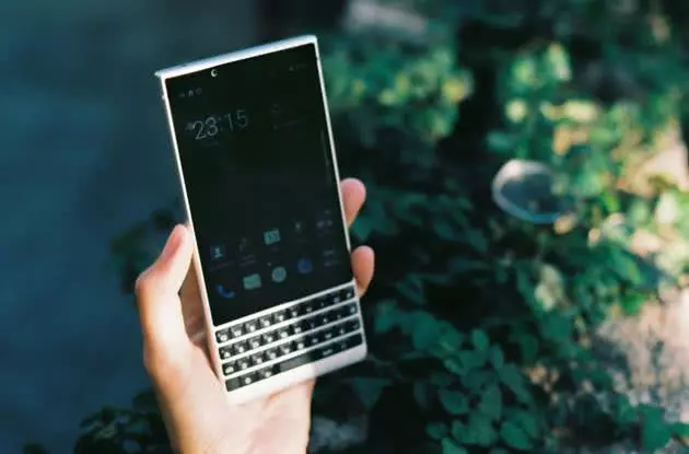 Future mobile phone，Next generation communication equipment，Apple，Samsung，Huawei，