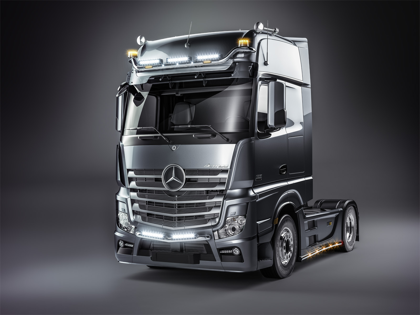 mercedes，Volvo，Scania，