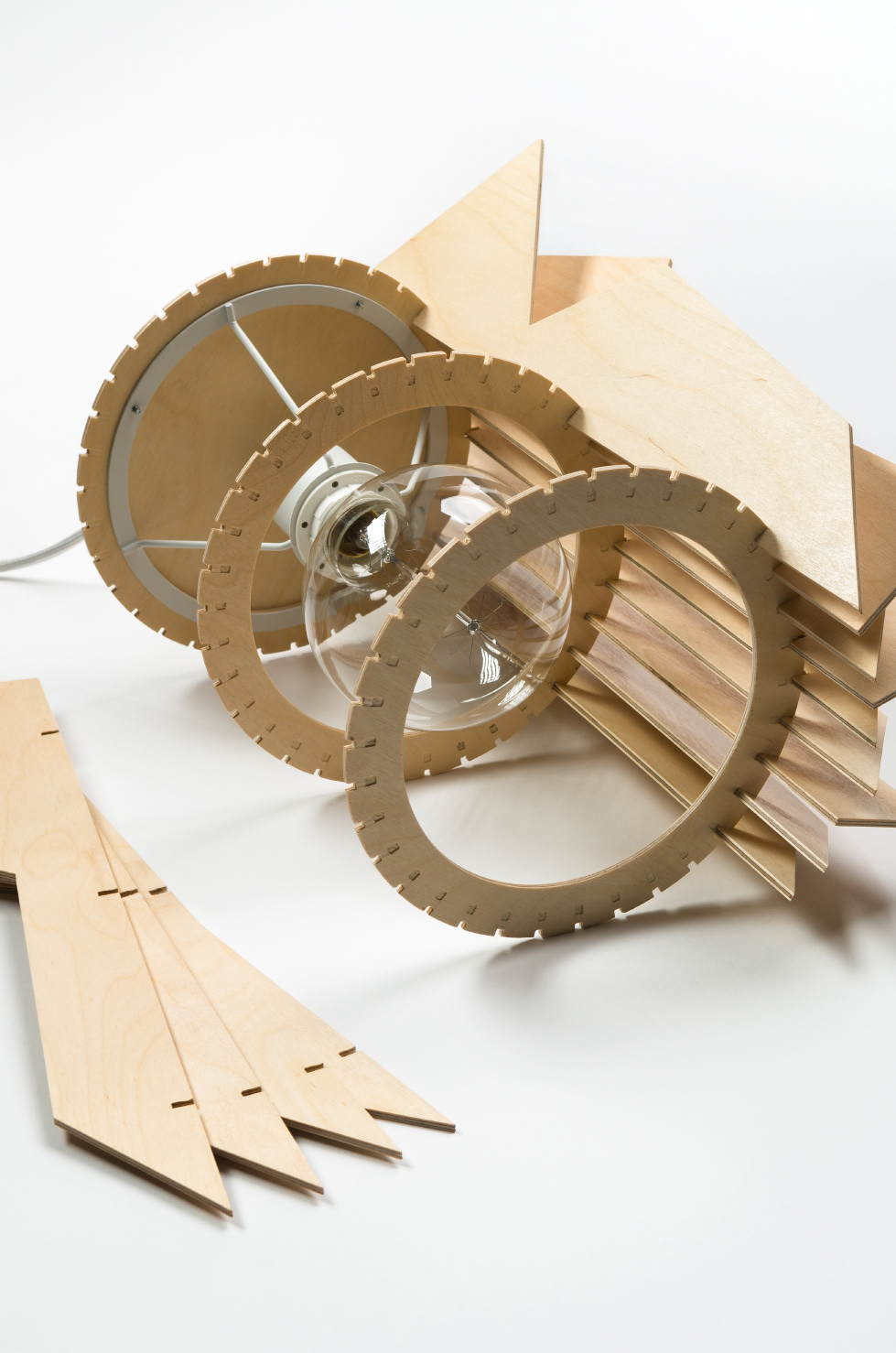 Scandinavia. kgm，a chandelier，Floor lamp，Irregular，