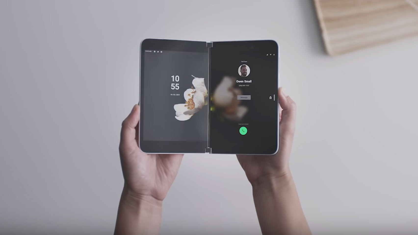 Dual screen Android folding phone，Microsoft Surface Duo，Folding mobile phone，Android system，