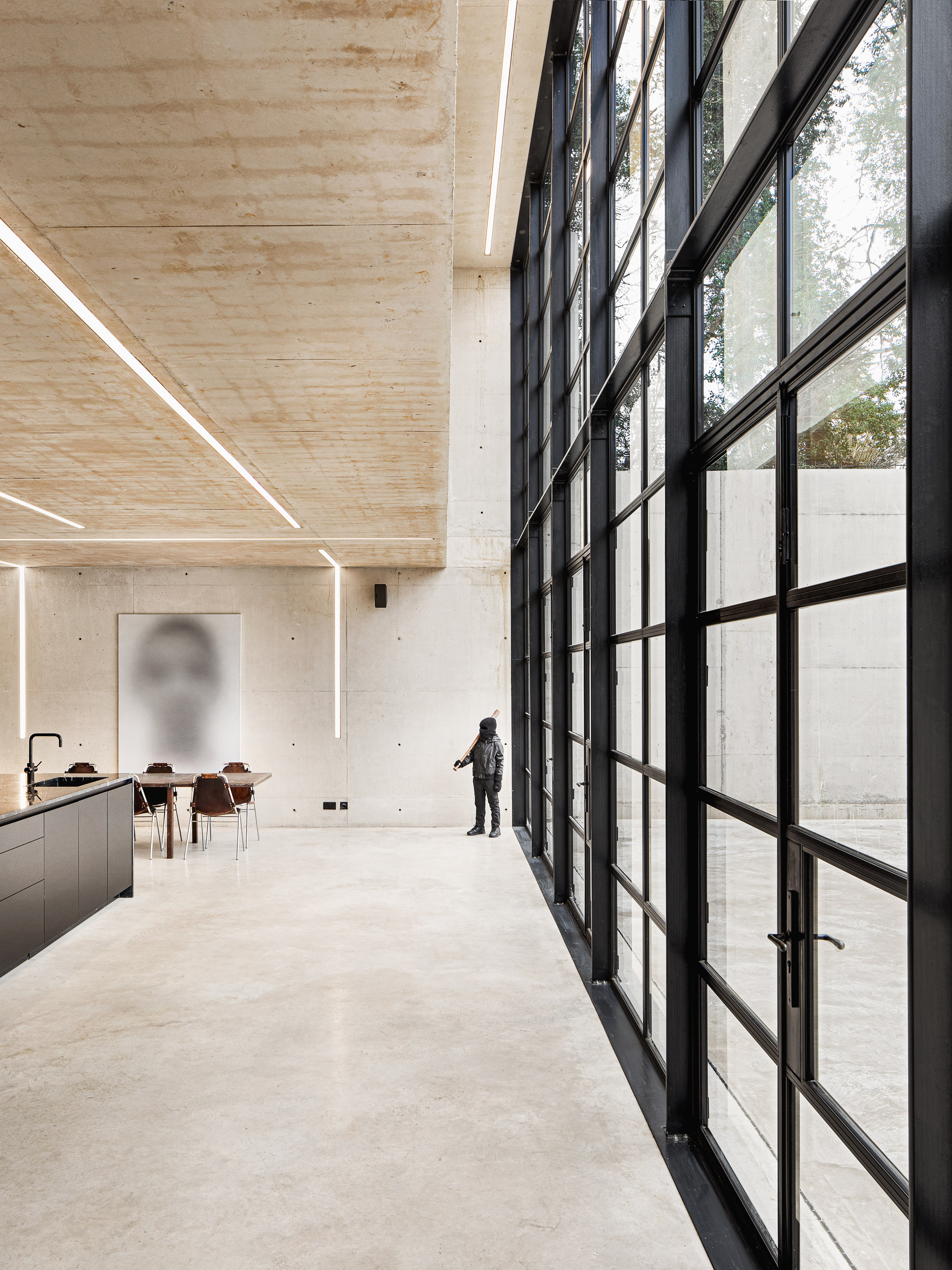 household，personality，UK，Ghost House，