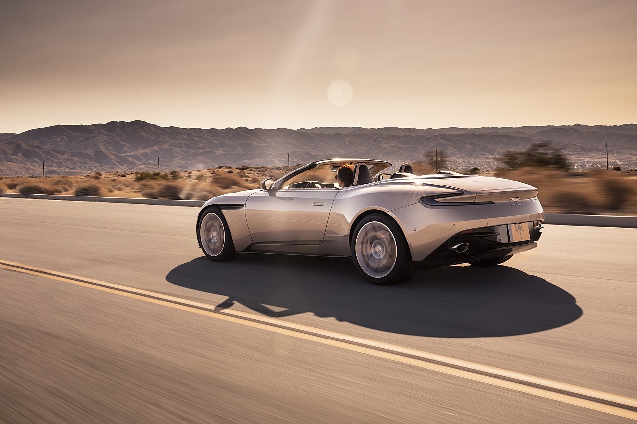 Sports car，open car，Aston Martin DB11，