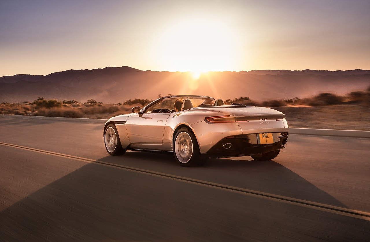 Sports car，open car，Aston Martin DB11，