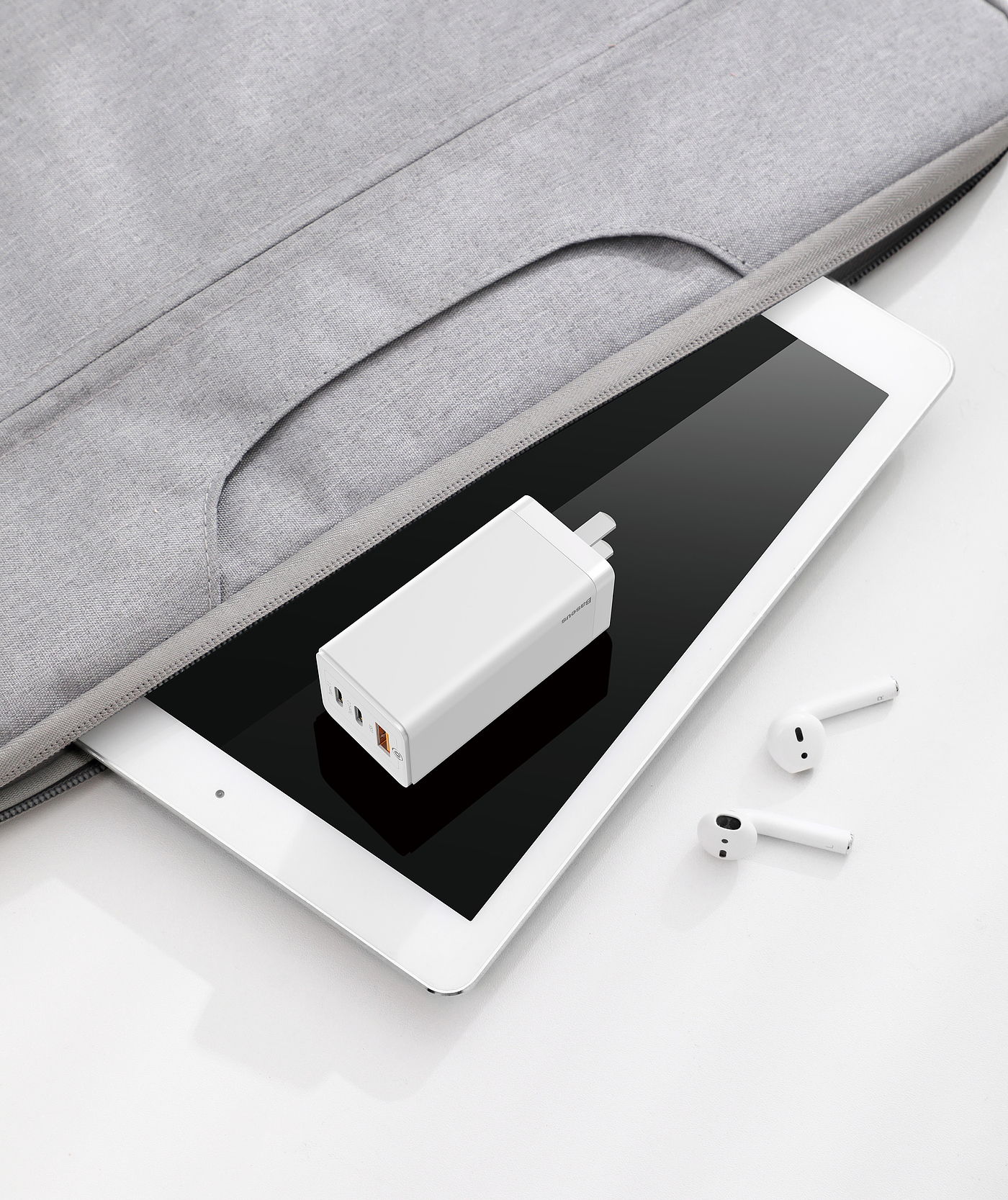 Charger，Gallium nitride charger，Gan charger，Mini charger，Ultra small charger，Fast charging charger，Charging head，