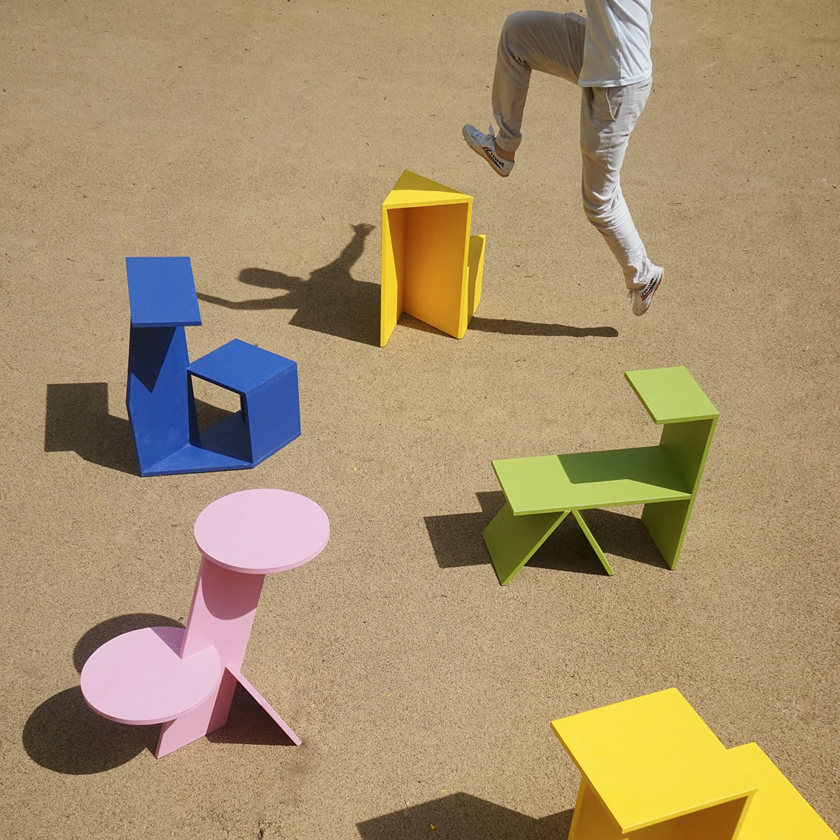 Bistro，Outdoor seat，table，geometry，