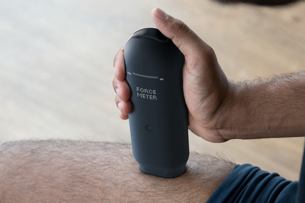 Self injection device，