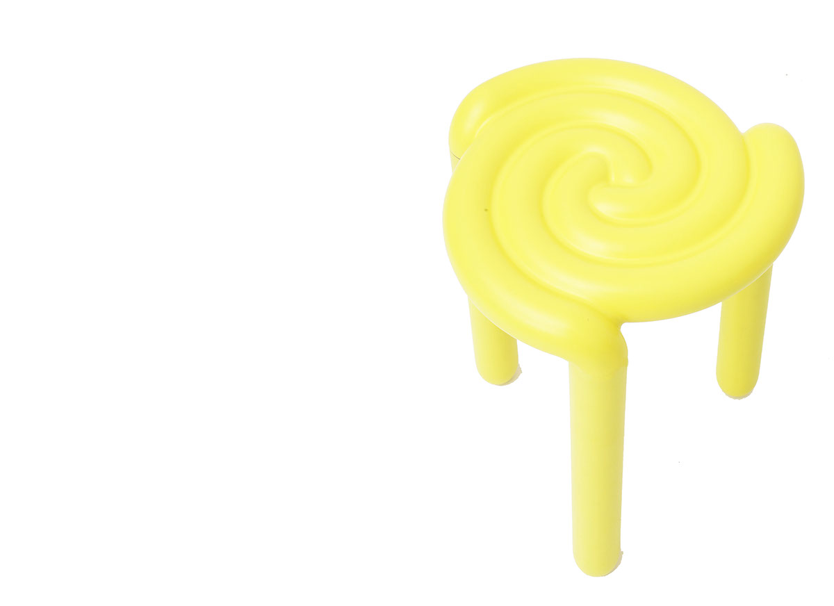Plastic，yellow，chair，