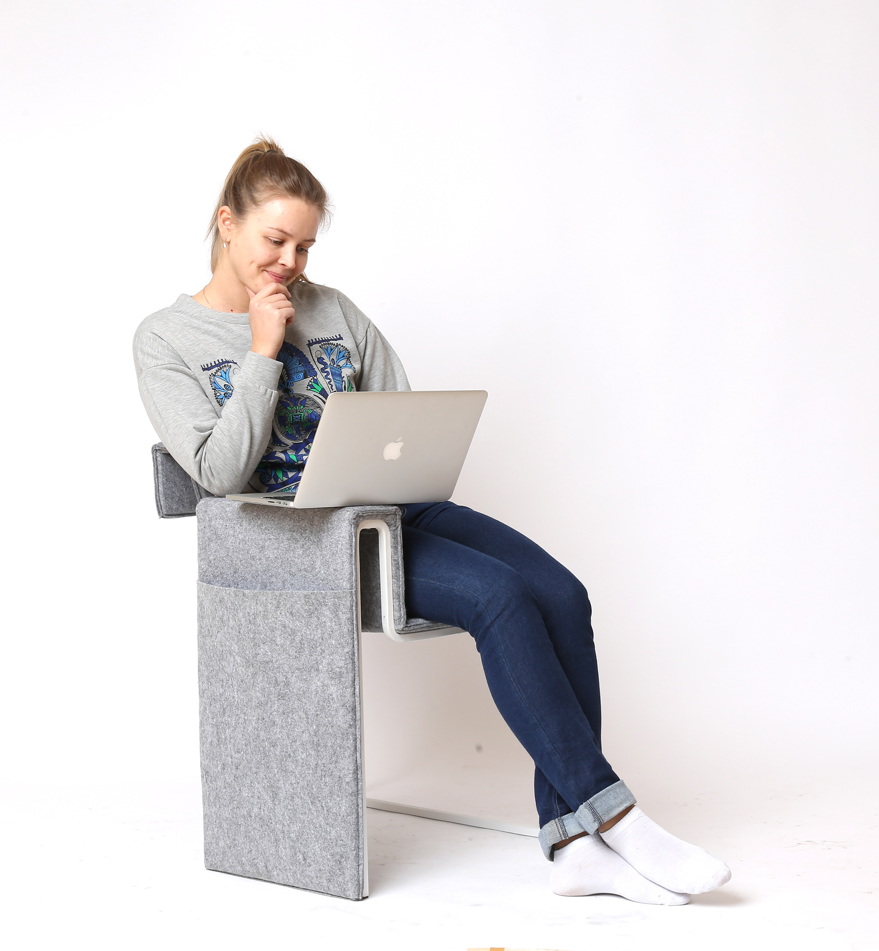 Metal，grey，Seat design，