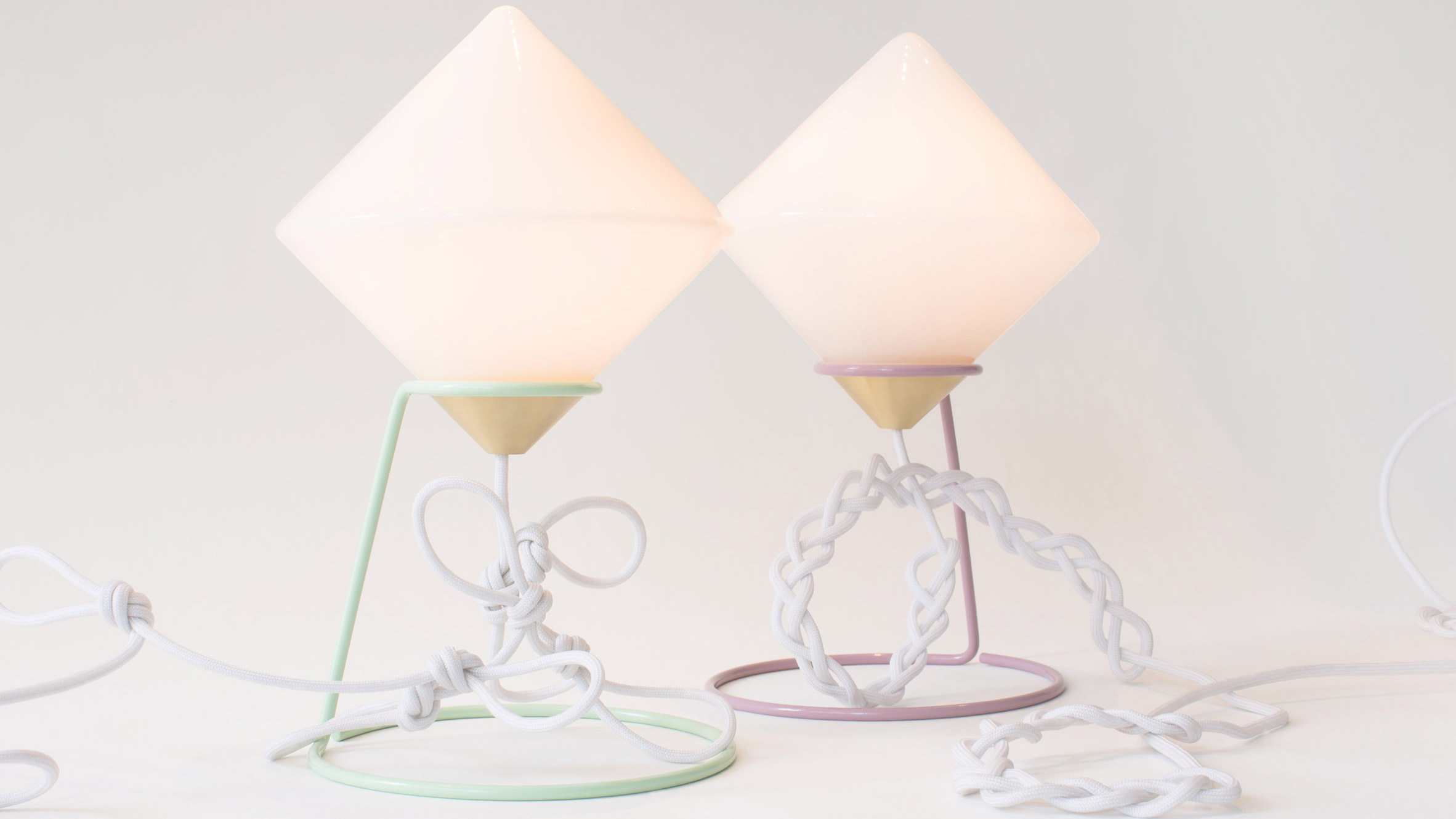 Desk lamp，Metal，Lamp design，