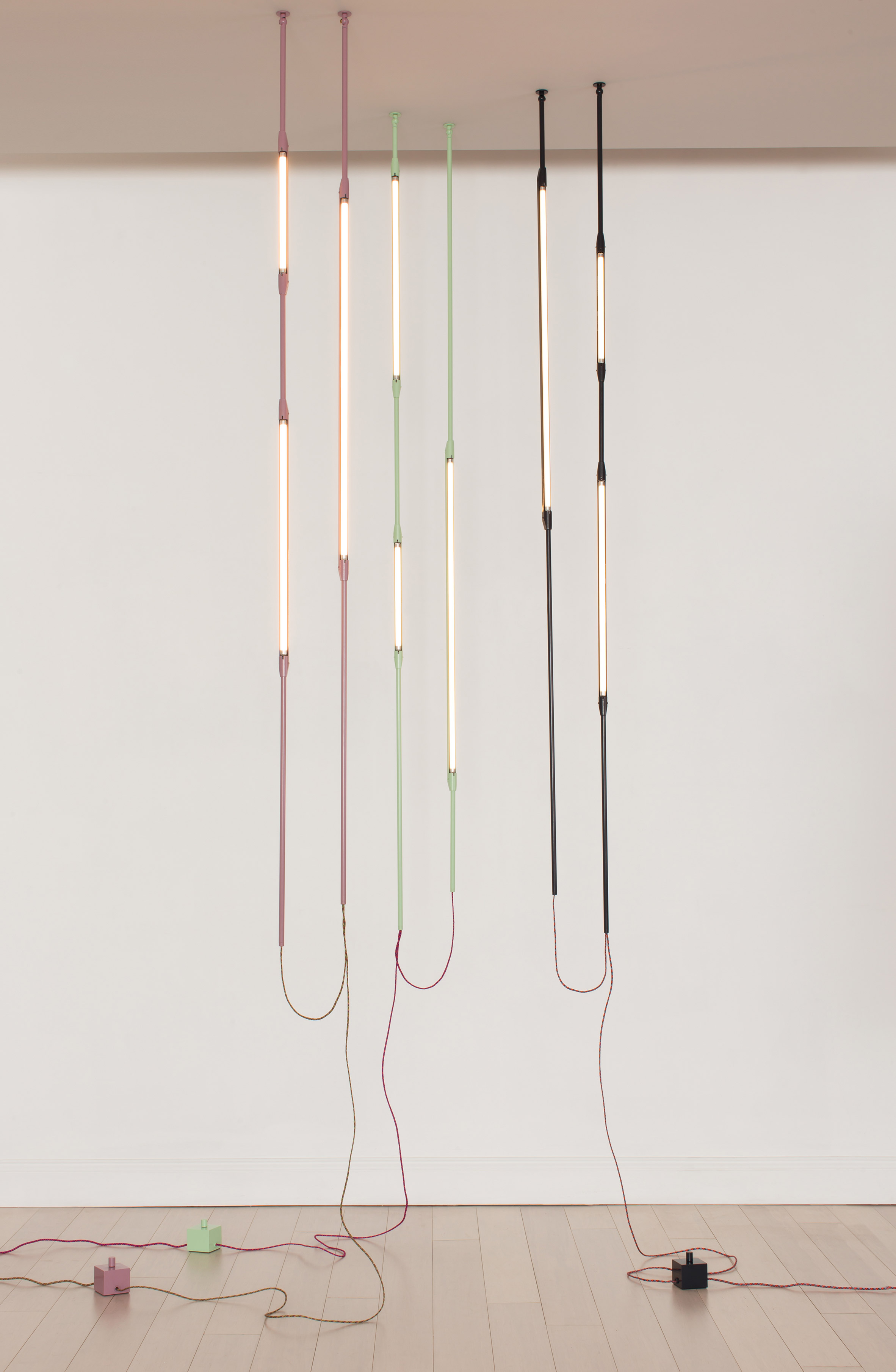 Desk lamp，Metal，Lamp design，