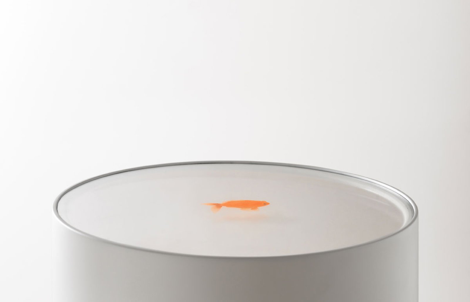 Minimalism，Up in the air，round table，resin，