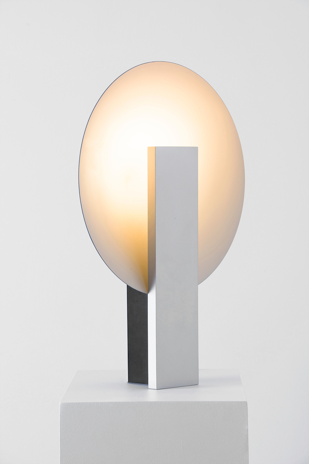 Desk lamp，geometry，Totems，Metal finish，