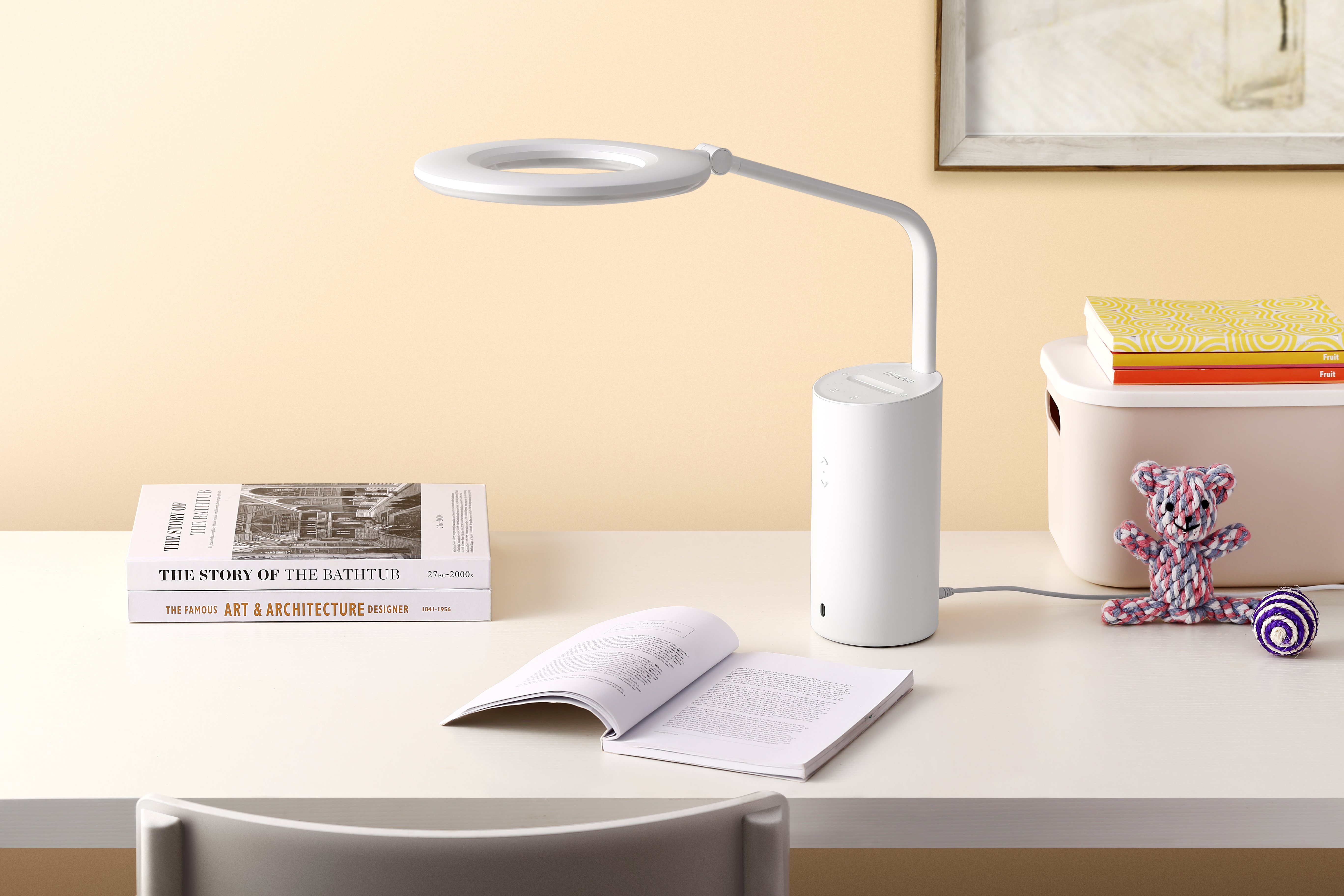 pictures，Eye protection desk lamp，