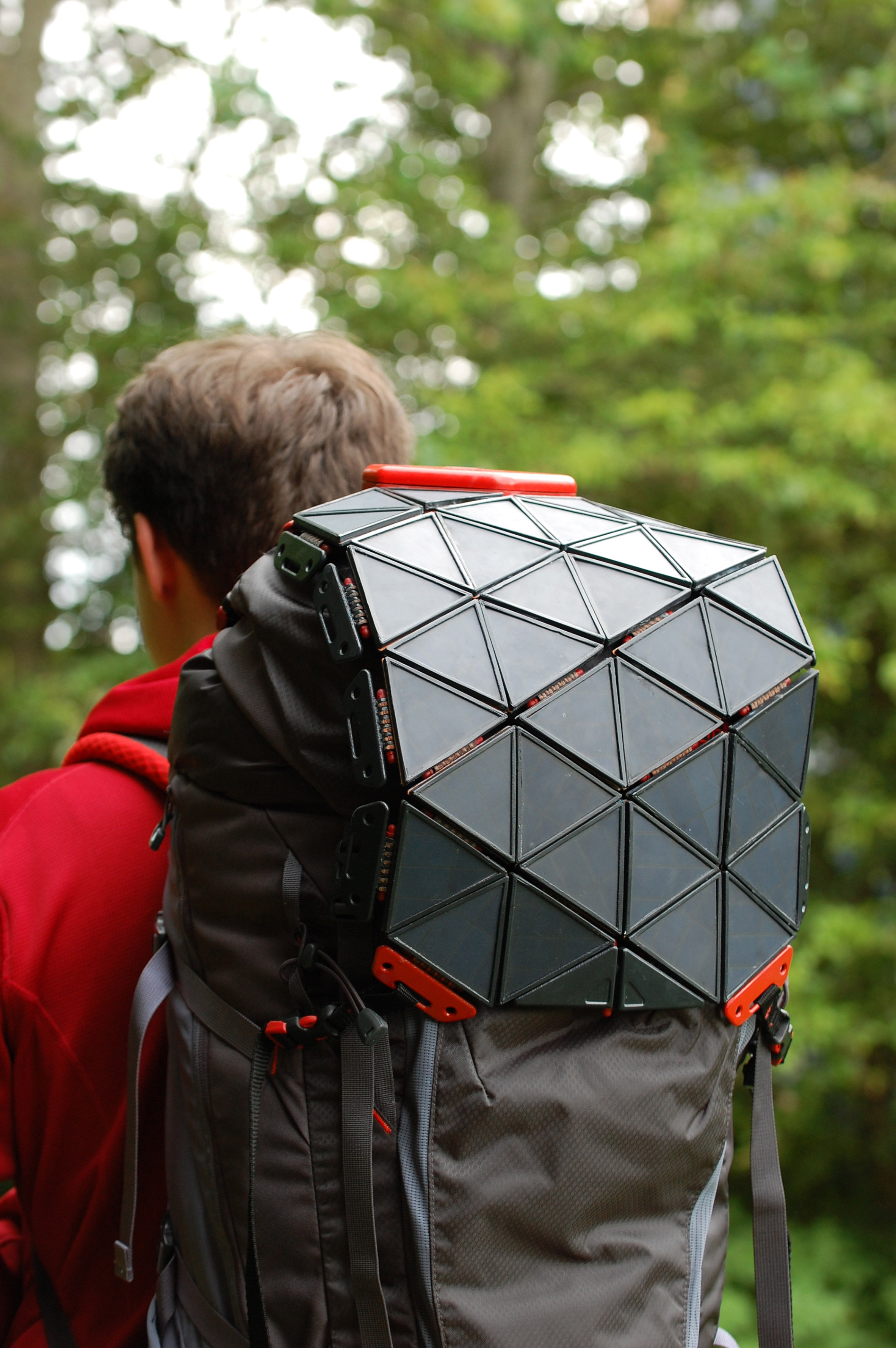 SunUp，James Dyson Award，knapsack，Bradley Brest，Traveling Backpack，