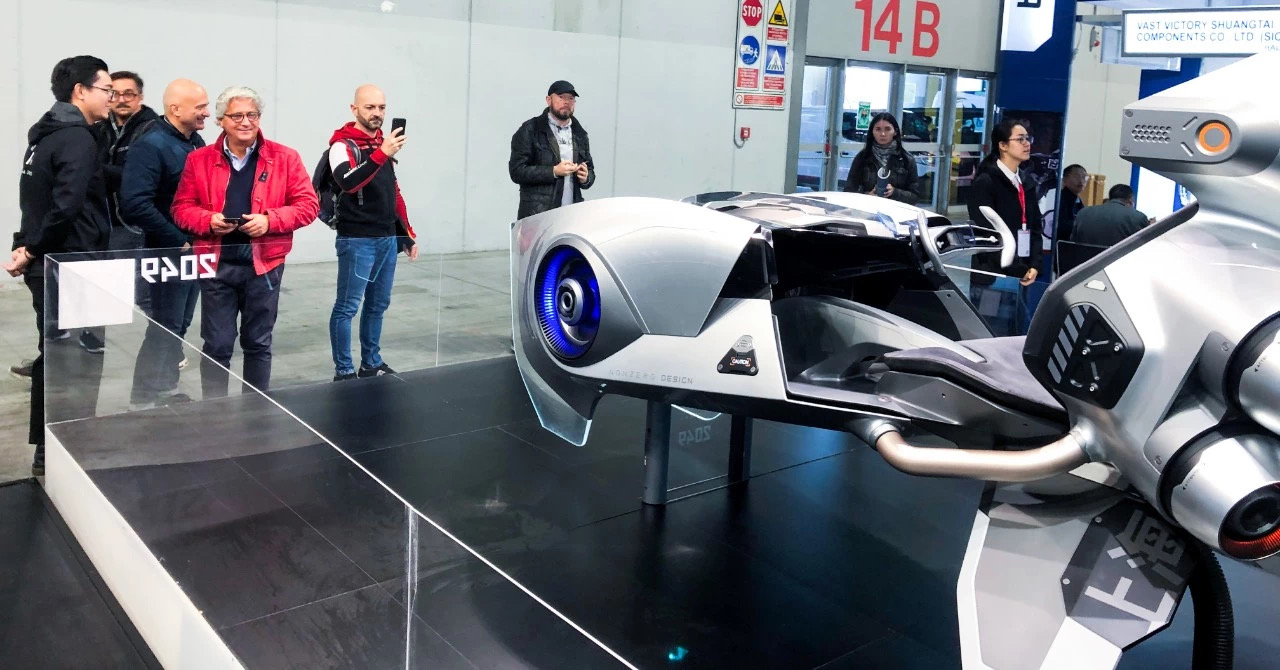 Electric vehicle，vehicle，