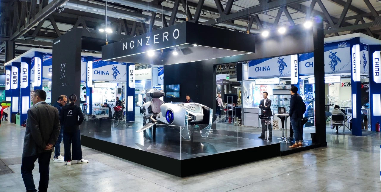 Electric vehicle，vehicle，