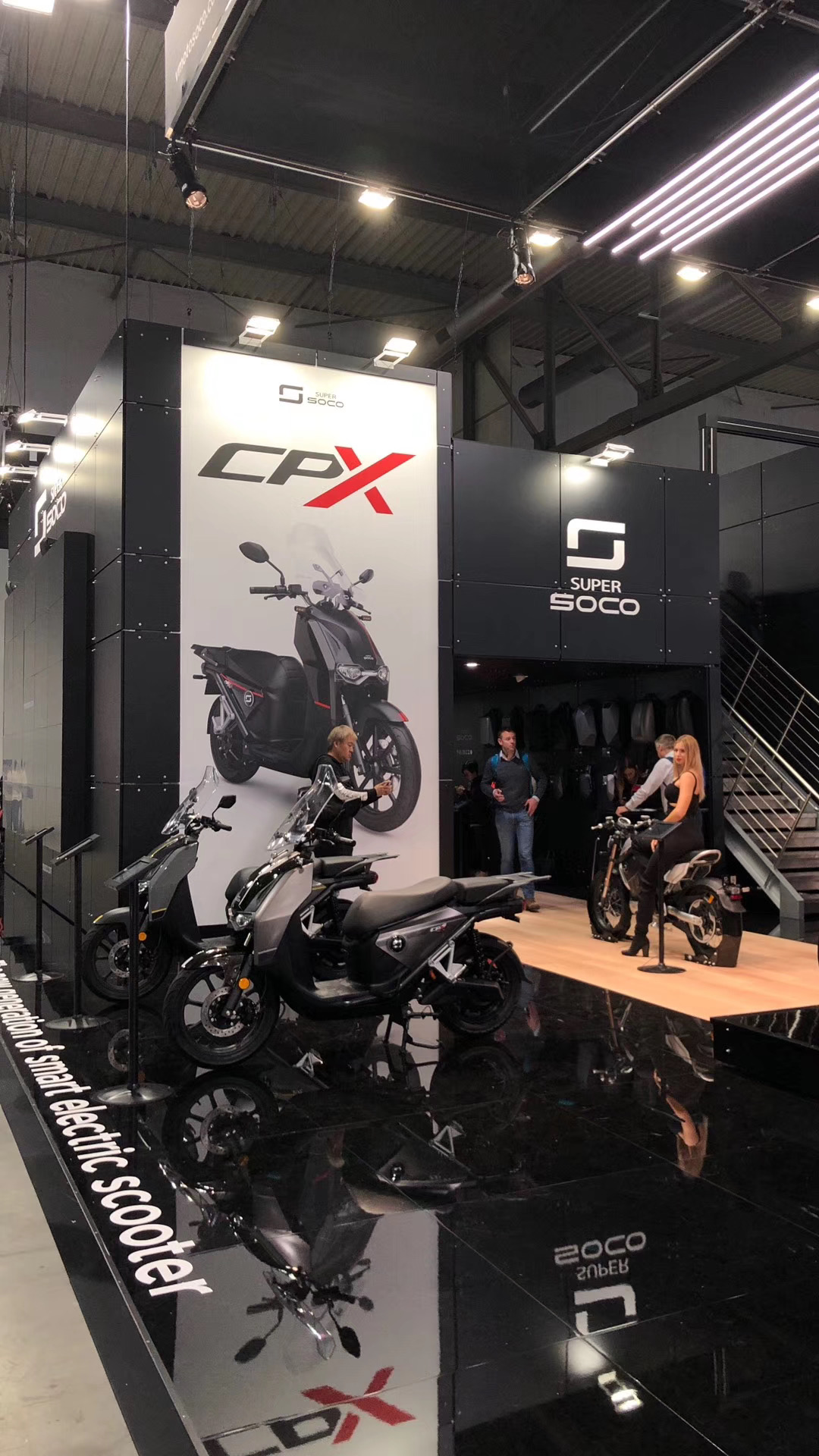 Electric vehicle，vehicle，