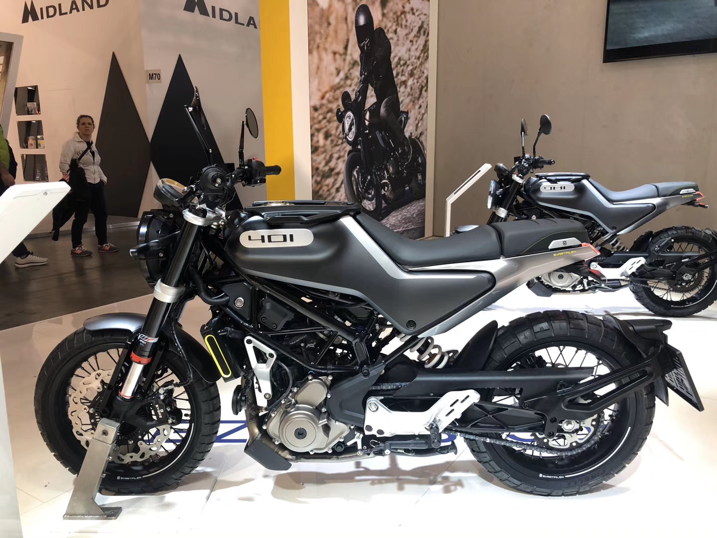 Electric vehicle，vehicle，