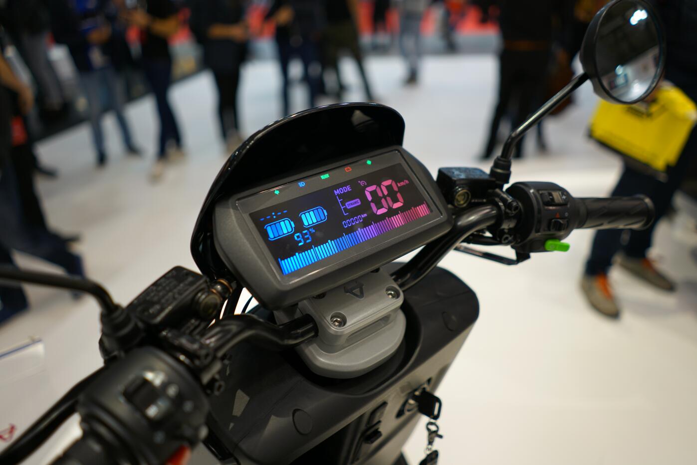 Electric vehicle，vehicle，