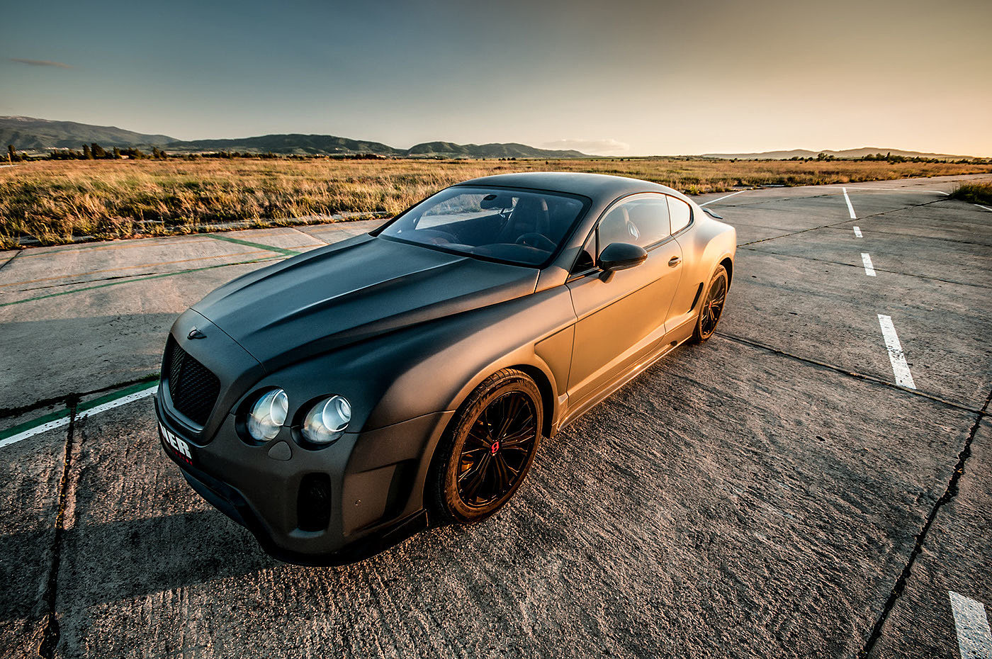vehicle，Bentley，automobile，Interior，Steering wheel，chair，