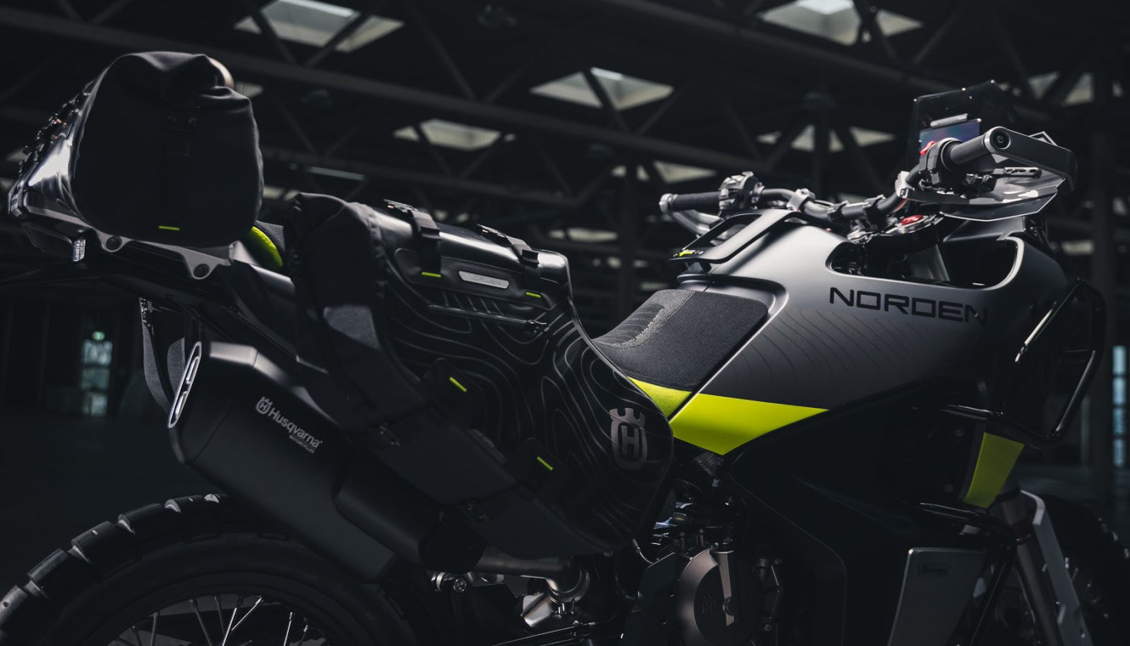 Husqvarna Norden 901，cross-country，motorcycle，