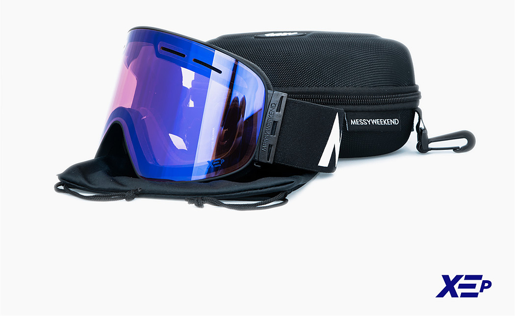 skiing goggles，Discoloration，outdoor sport，