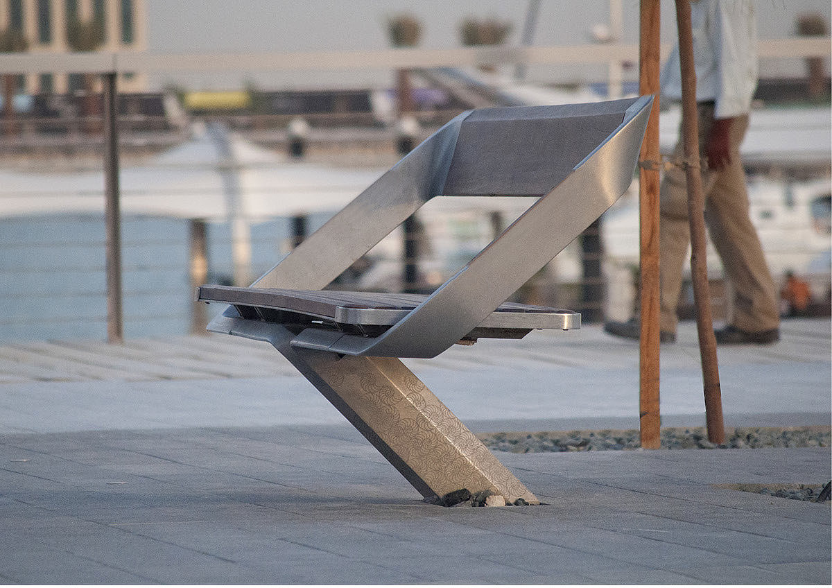 outdoors，chair，communal facilities，wood，originality，