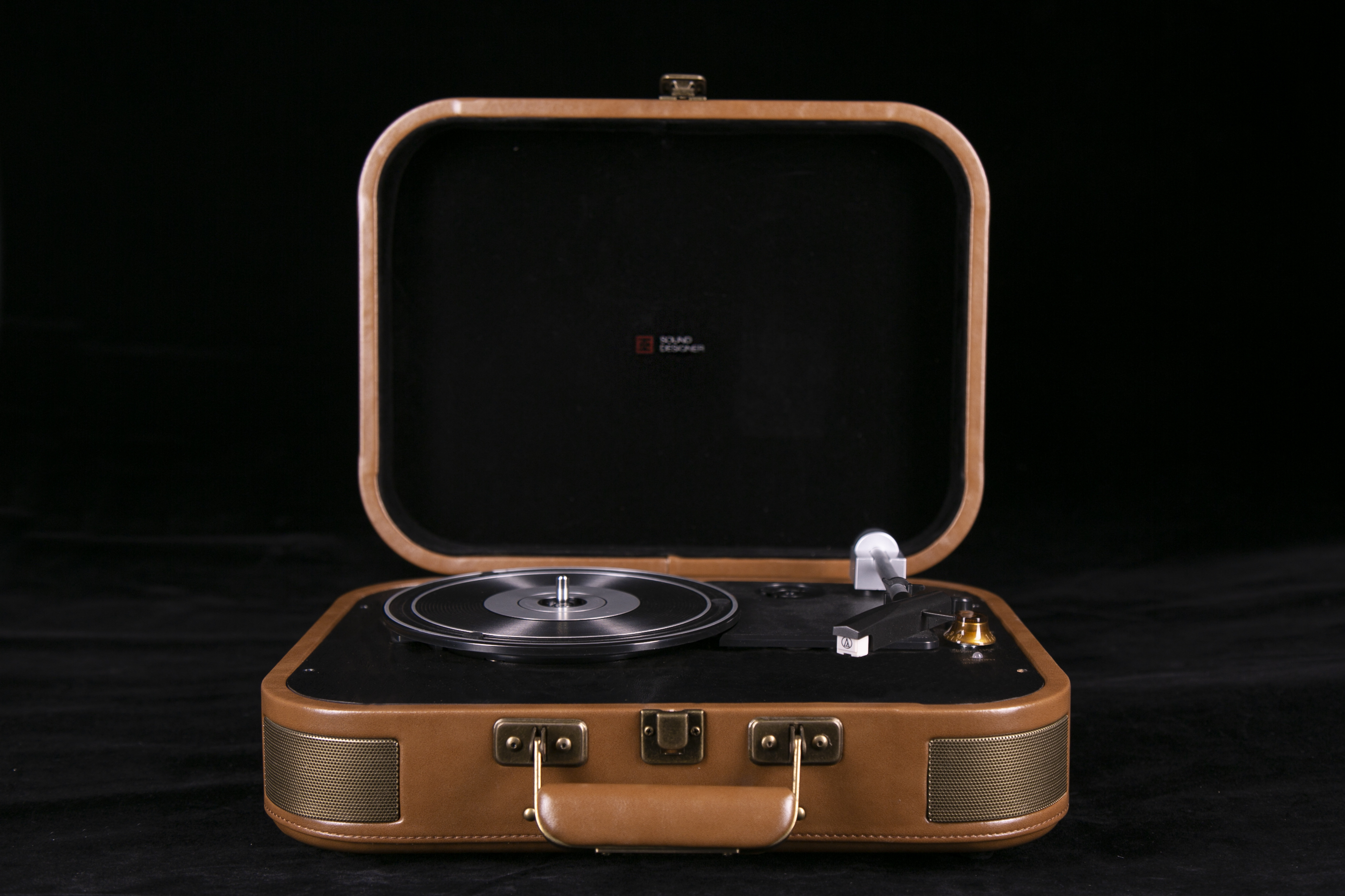 Portable black glue machine，Black glue machine，Vinyl record player，One Piece，