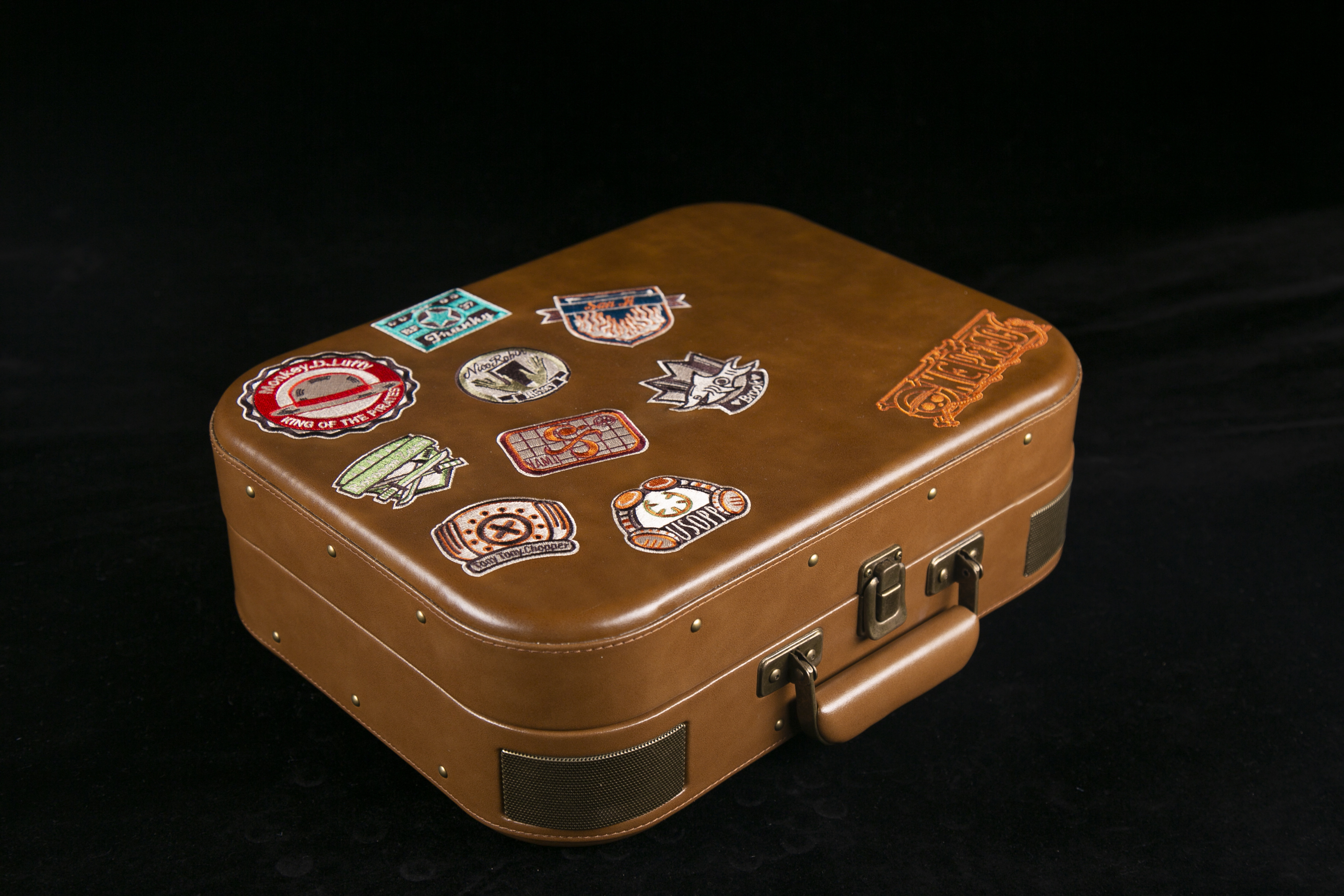 Portable black glue machine，Black glue machine，Vinyl record player，One Piece，