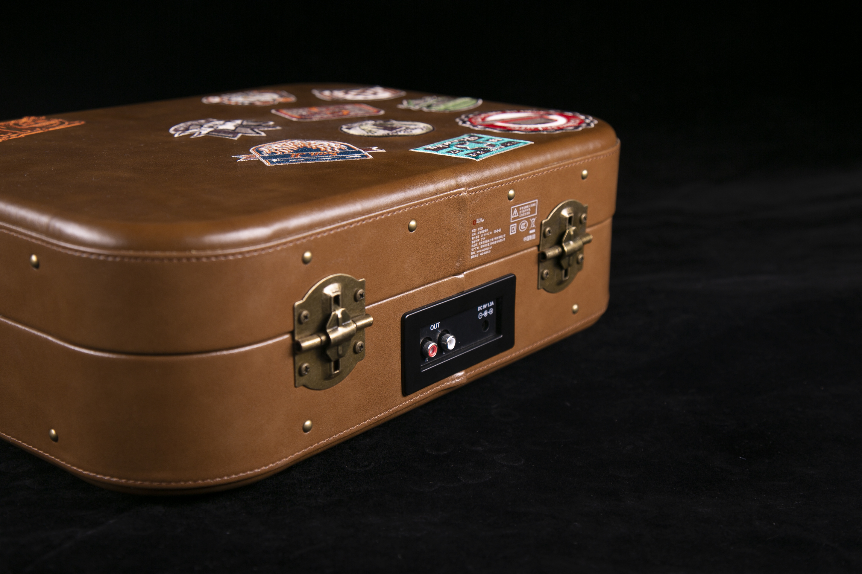 Portable black glue machine，Black glue machine，Vinyl record player，One Piece，