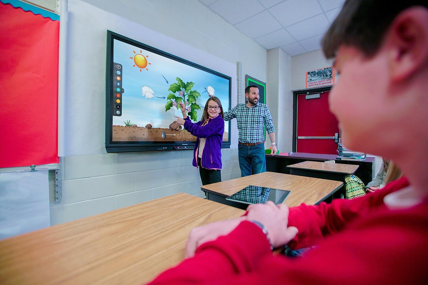 2019 red dot product design award，Interactive display screen，Digital，reddot，