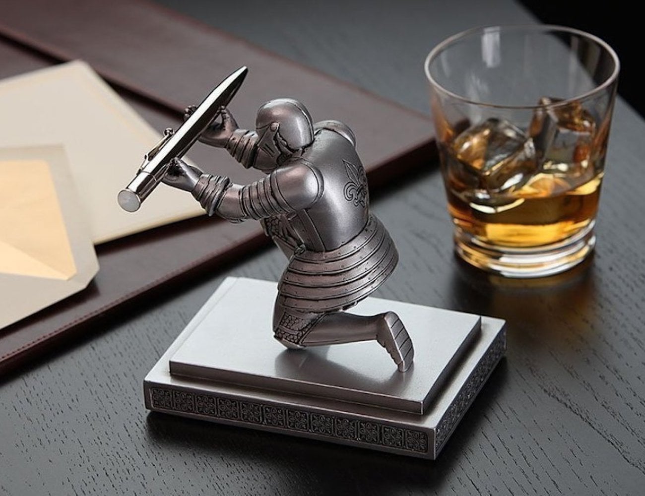 Knight pen holder，ThinkGeek，resin，