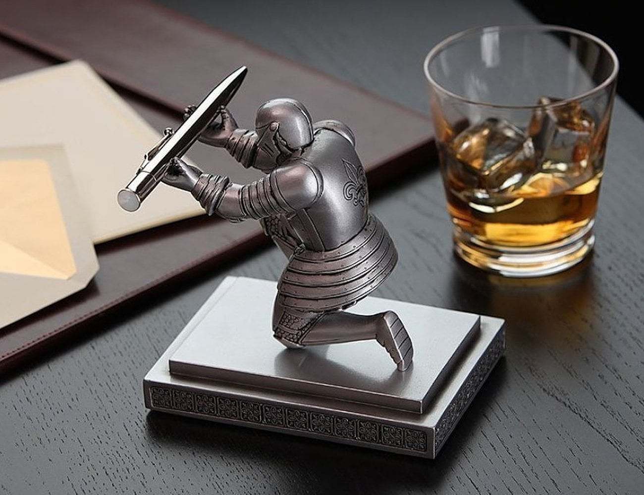 Knight pen holder，ThinkGeek，resin，