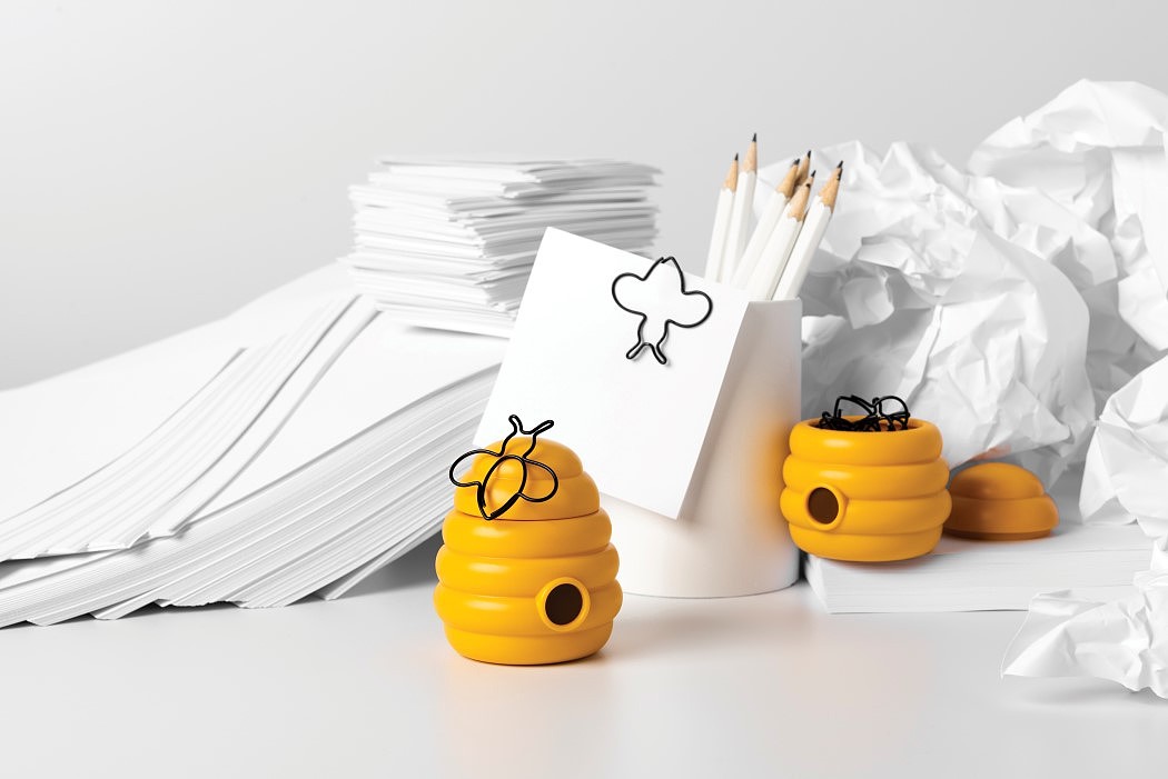 Semantic design，Pun，ototo，lovely，honeybee，paper clip，