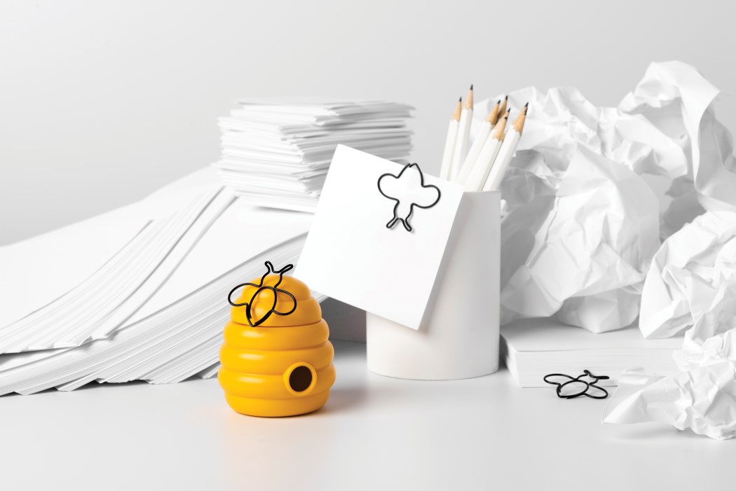 Semantic design，Pun，ototo，lovely，honeybee，paper clip，