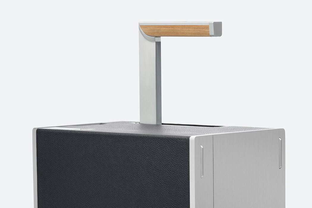 Aluminium，suitcase，manual，