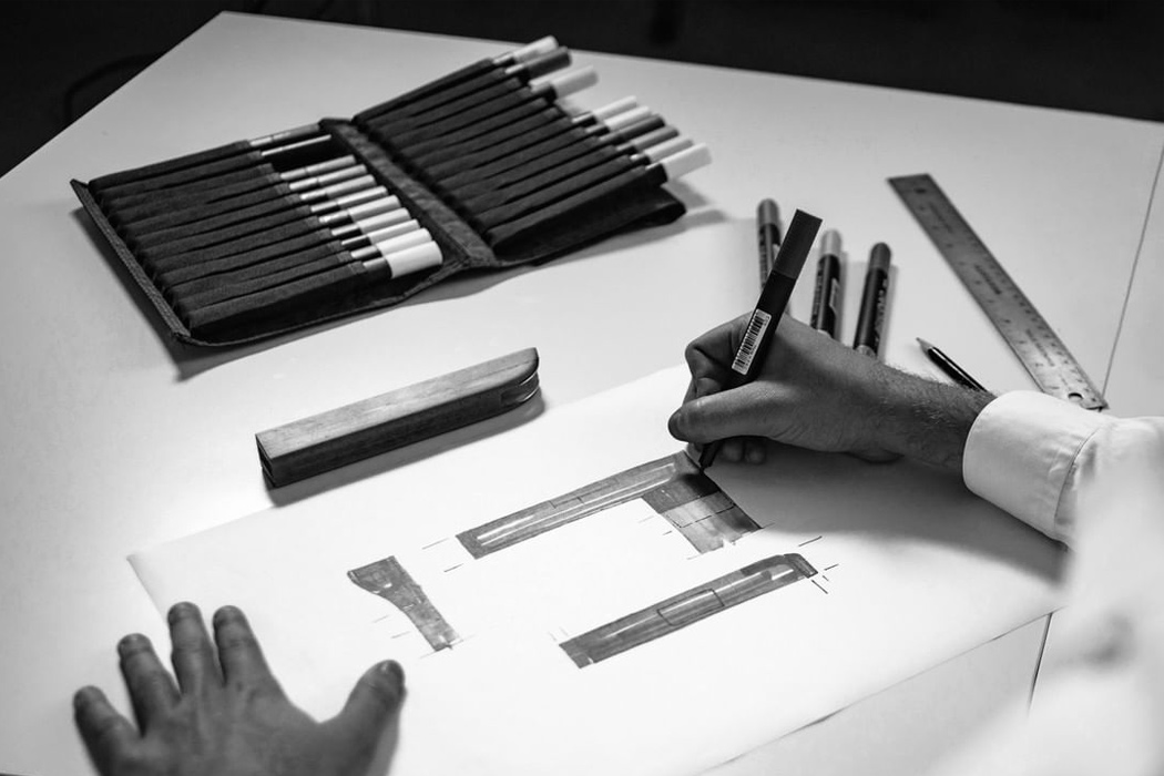 Aluminium，suitcase，manual，