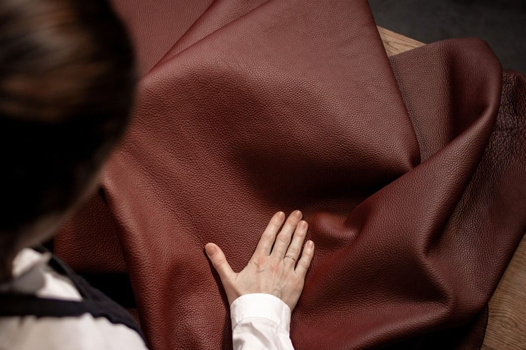 Aluminium，suitcase，manual，