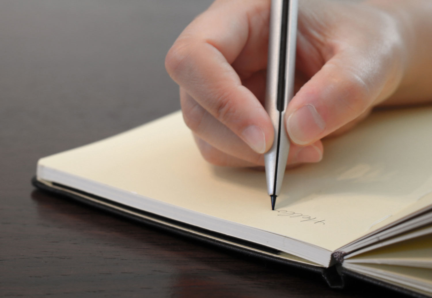 equipment，concise，pencil，light，